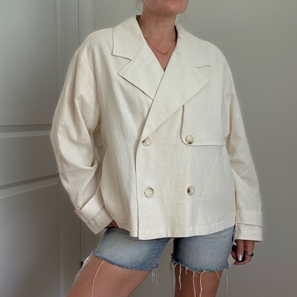 Women's Cream Double-Breasted Lightweight Jacket - Picture 3 of 12